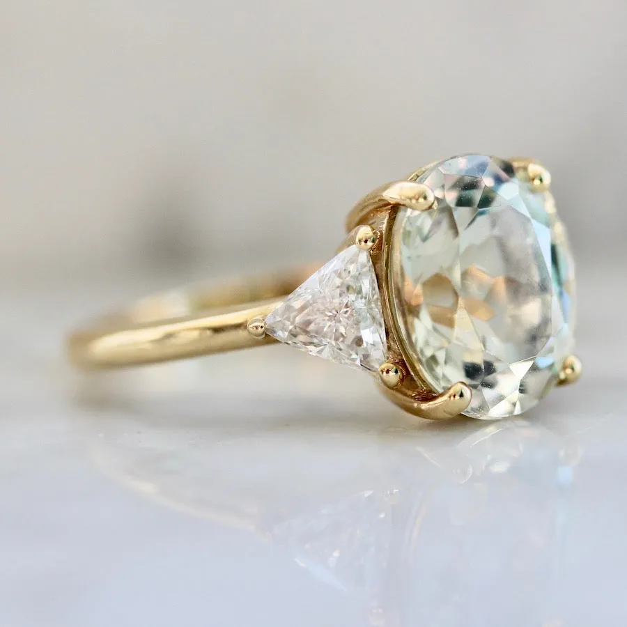 Remi Light Green Oval Cut Tourmaline Ring in Yellow Gold