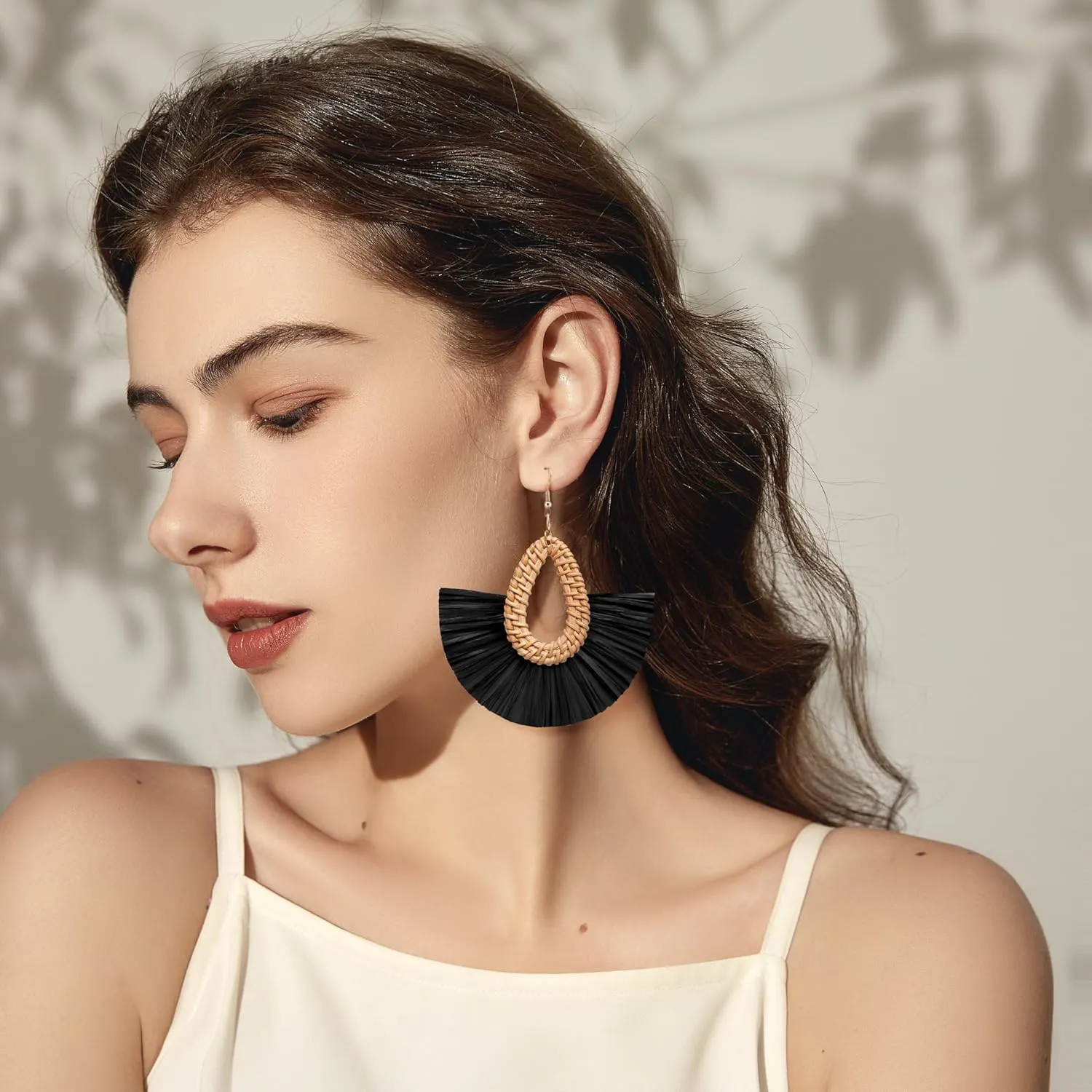 Statement Raffia Tassel Earrings Boho Summer Beach Earrings Lightweight Straw Wicker Dangle Drop Earrings Trendy Rattan Fringe Jewelry for Women